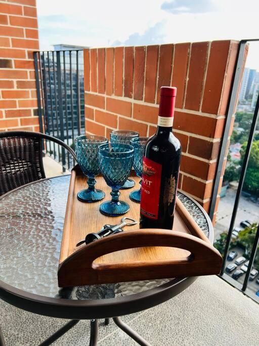 Apartamento 2 Habitaciones, Edificio Airali, Zona 10, Miradolo Guatemala City Luaran gambar